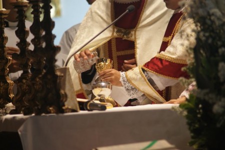 A GOTA D'ÁGUA NA SANTA MISSA -  Como ofertar uma pessoa